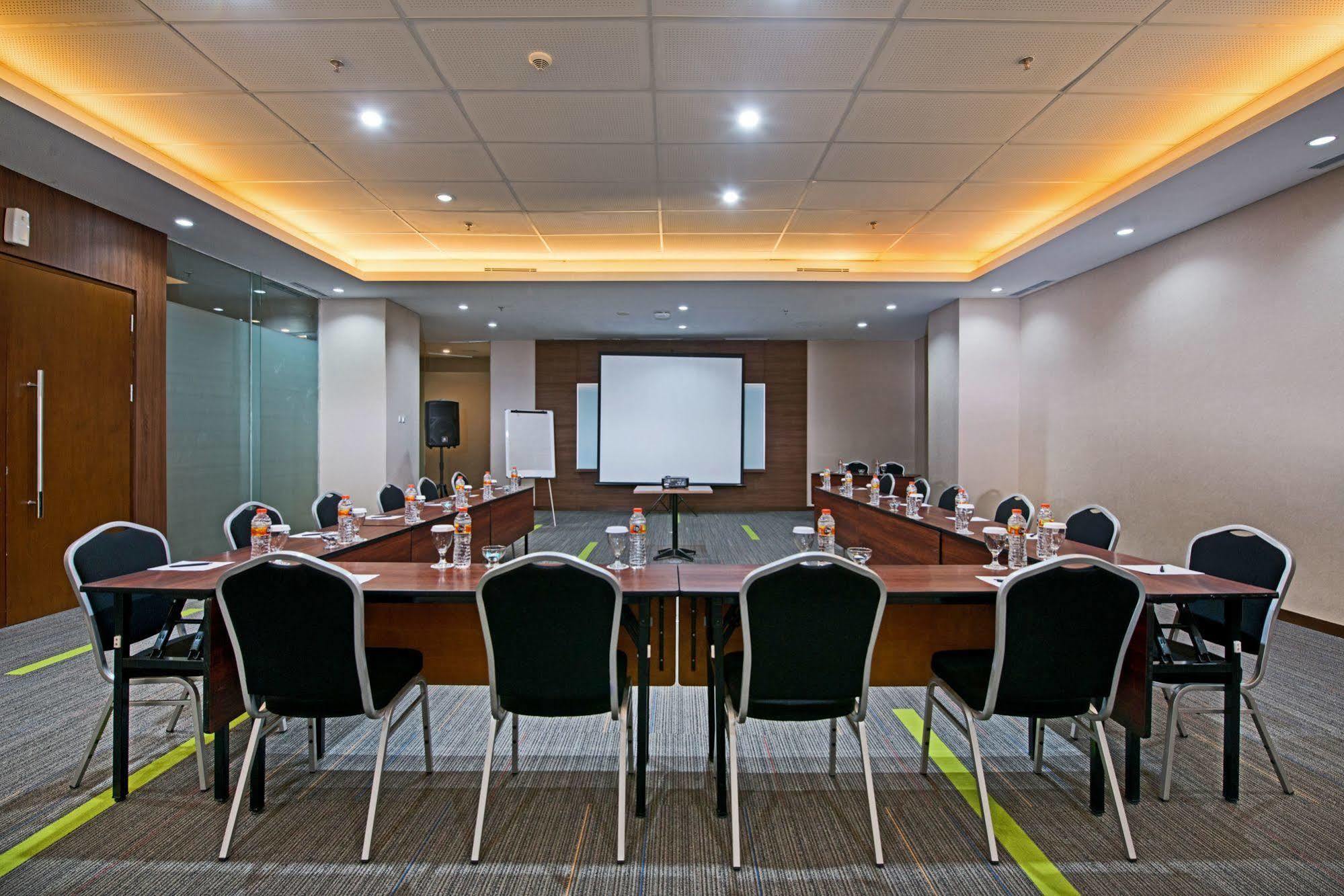 Grand Whiz Poins Simatupang Τζακάρτα Εξωτερικό φωτογραφία